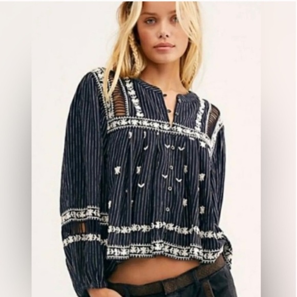 Free People All Roads Lead To You Embroidered Blouse Top Navy White Size XS Boho - Picture 1 of 15